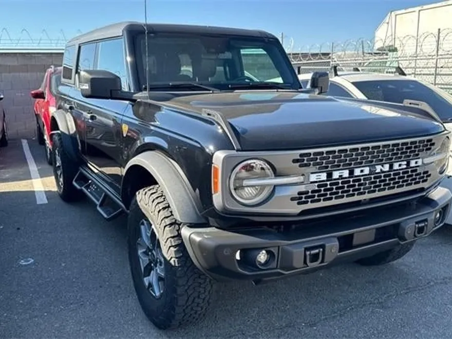 2022 Ford Bronco Badlands photo 1