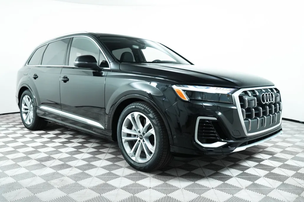 2025 Audi Q7 55 Prestige photo 1