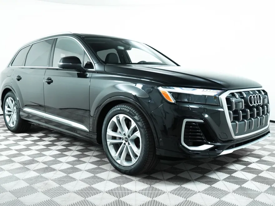 2025 Audi Q7 55 Prestige photo 1