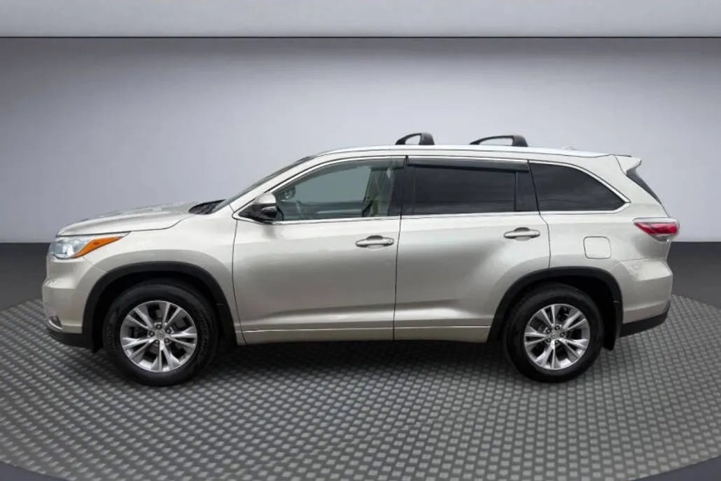 2015 Toyota Highlander XLE photo 1