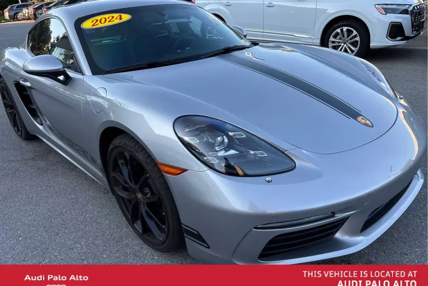 2024 Porsche Cayman photo 1