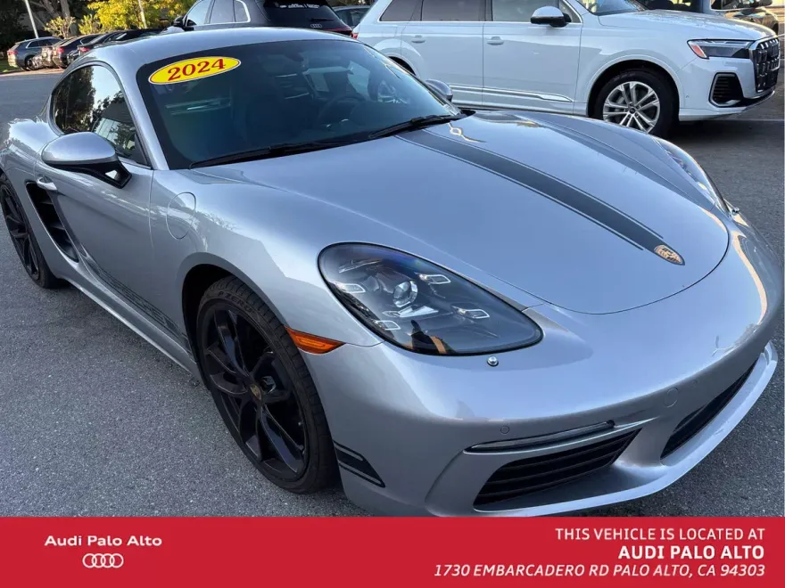 2024 Porsche Cayman photo 1