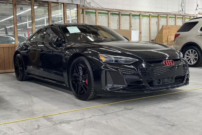 2023 Audi RS e-tron GT Base photo 1