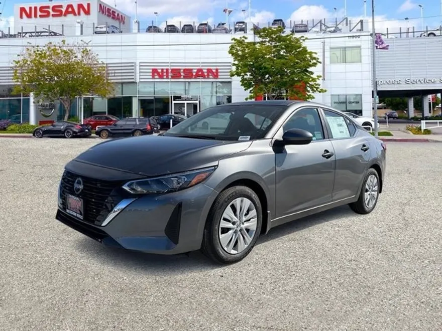 2025 Nissan Sentra S photo 1