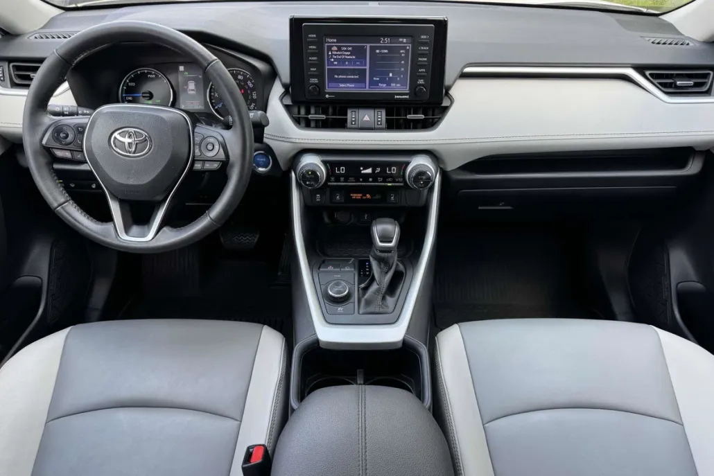 2022 Toyota RAV4 Hybrid XLE Premium photo 1