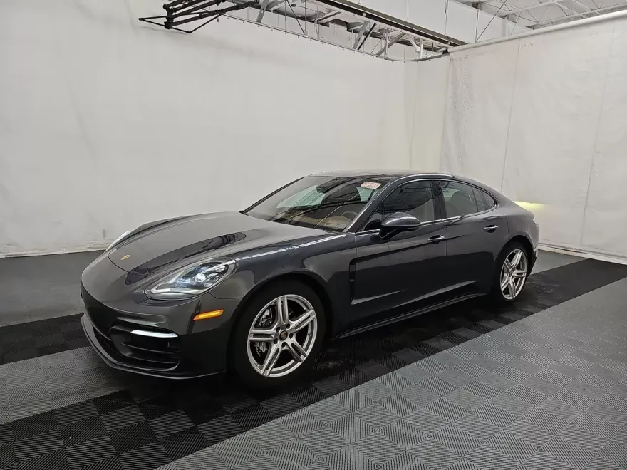 2022 Porsche Panamera 4 photo 1