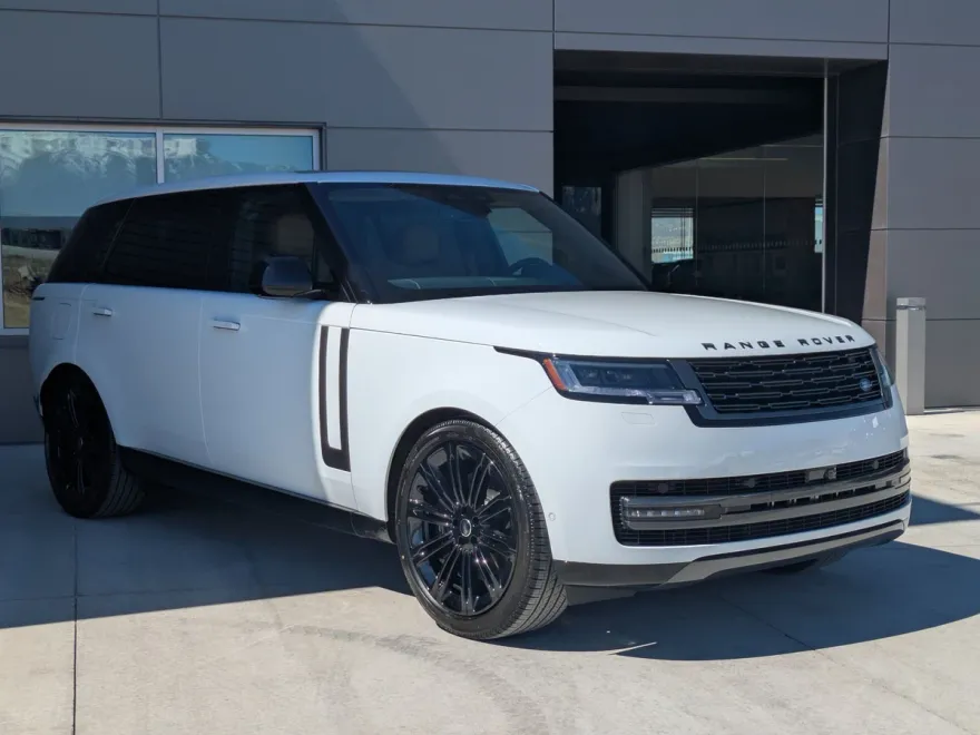 2025 Land Rover Range Rover SE photo 1