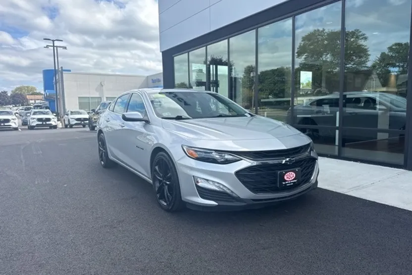 2021 Chevrolet Malibu 1LT photo 1