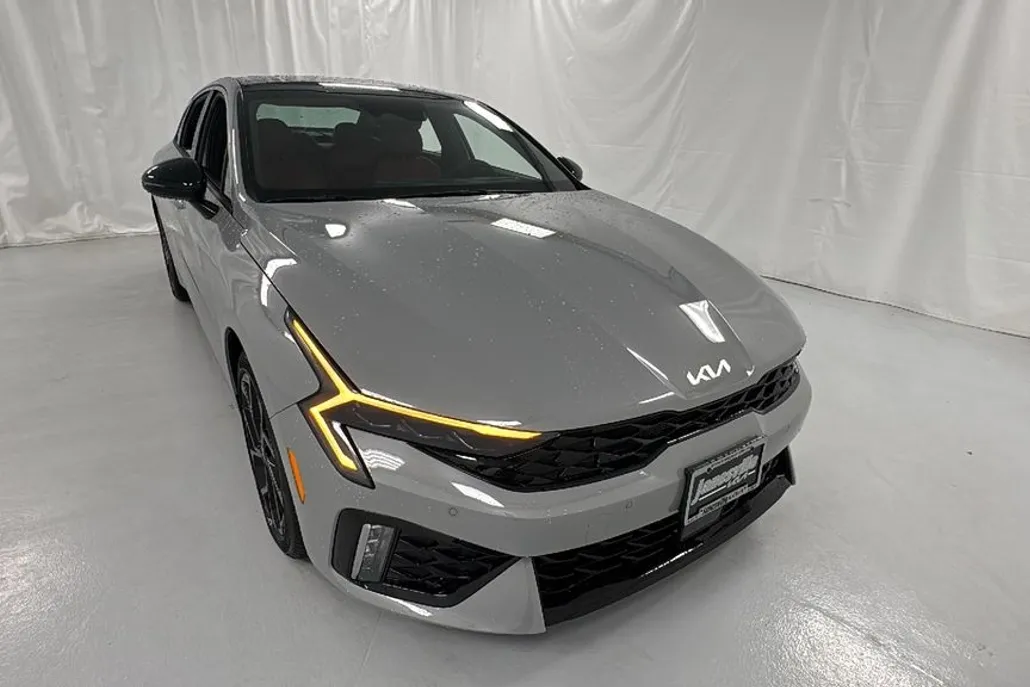 2026 Kia K5 GT-Line photo 1