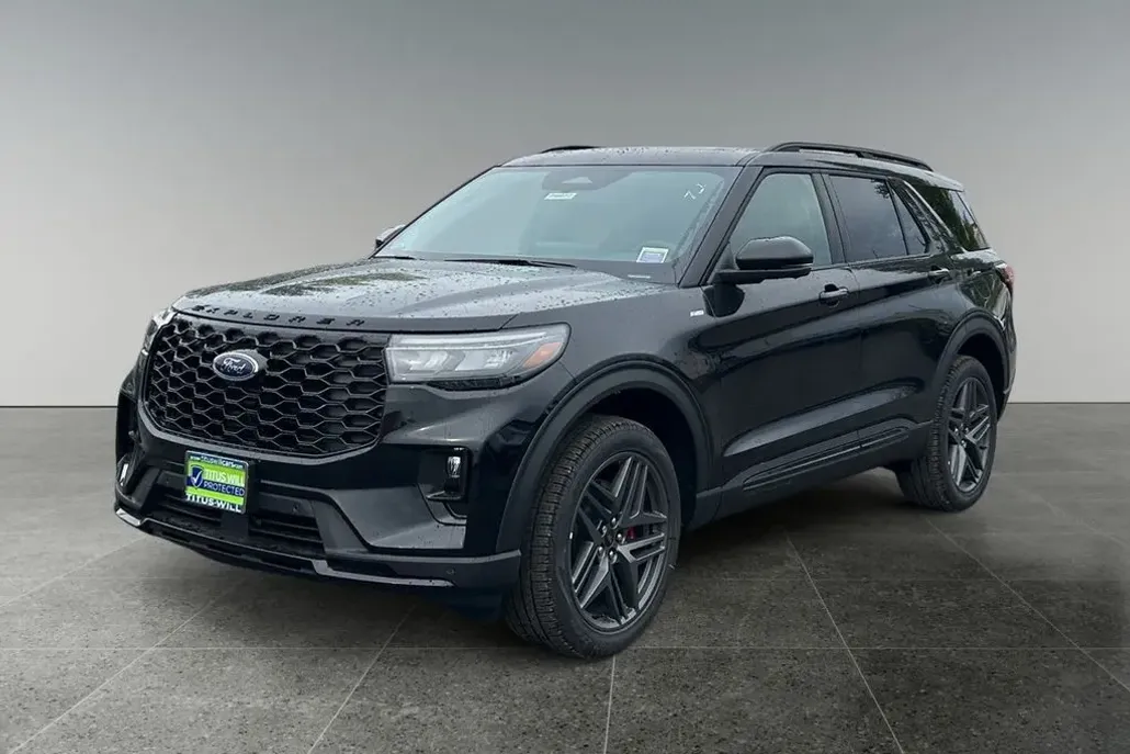 2025 Ford Explorer ST-Line photo 1