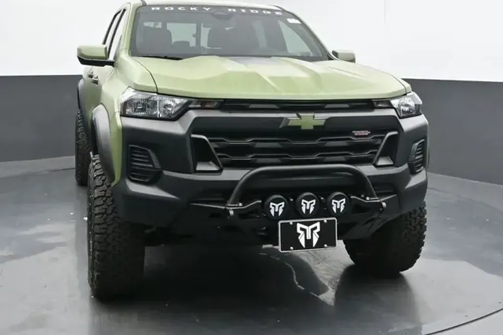 2025 Chevrolet Colorado Trail Boss photo 1