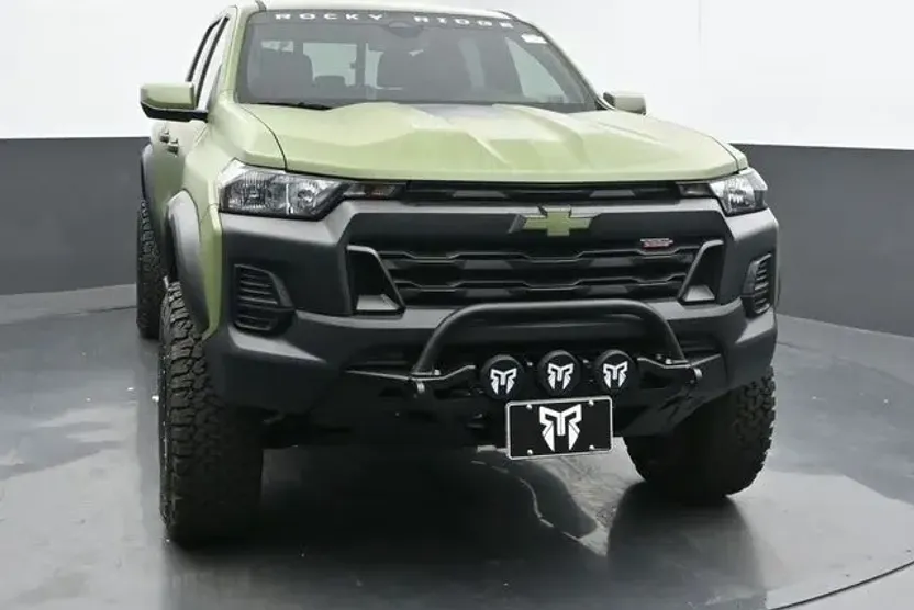 2025 Chevrolet Colorado Trail Boss photo 1