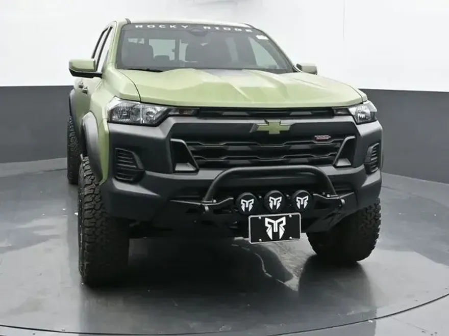 2025 Chevrolet Colorado Trail Boss photo 1