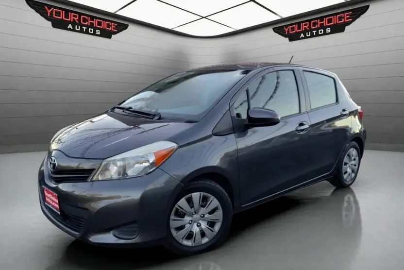 2014 Toyota Yaris LE photo 1