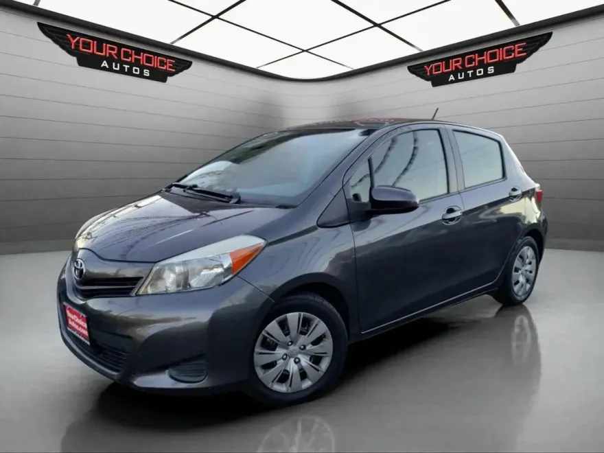 2014 Toyota Yaris LE photo 1