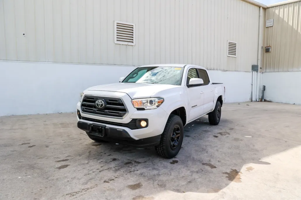 2019 Toyota Tacoma SR5 photo 1