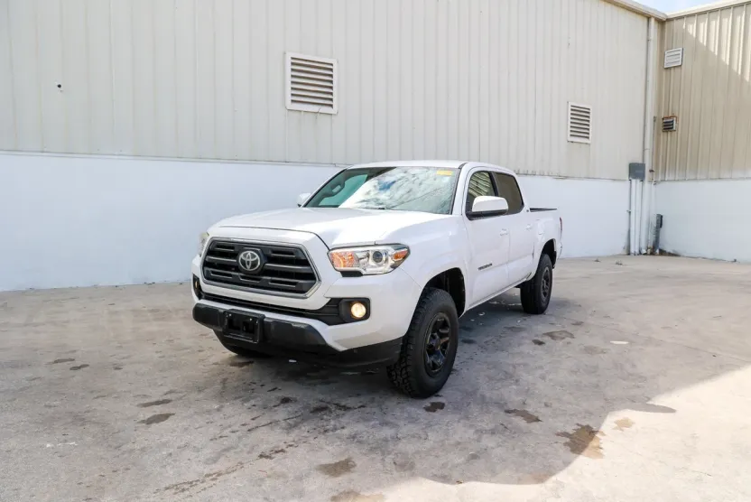 2019 Toyota Tacoma SR5 photo 1