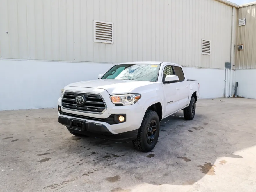 2019 Toyota Tacoma SR5 photo 1