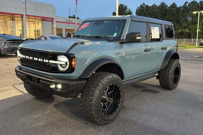 2022 Ford Bronco Badlands photo 1