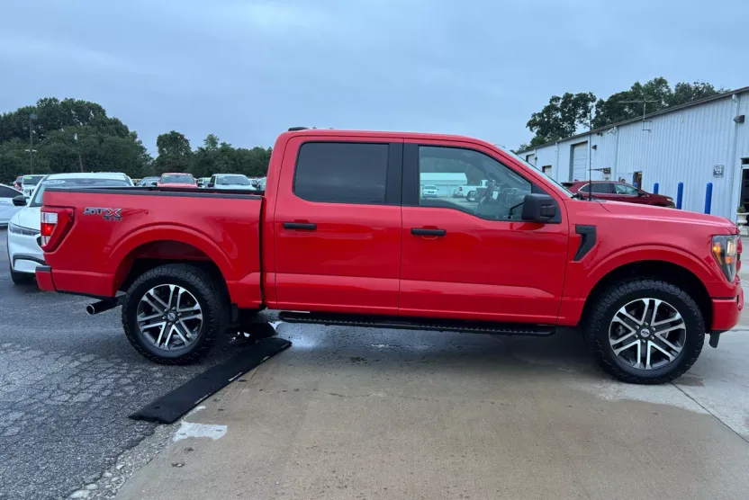 2023 Ford F-150 STX photo 1