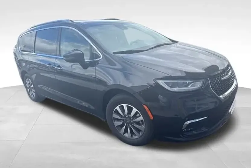 2021 Chrysler Pacifica Touring L photo 1