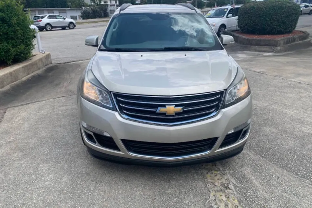 2016 Chevrolet Traverse 2LT photo 1