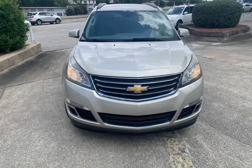 2016 Chevrolet Traverse 2LT photo 1