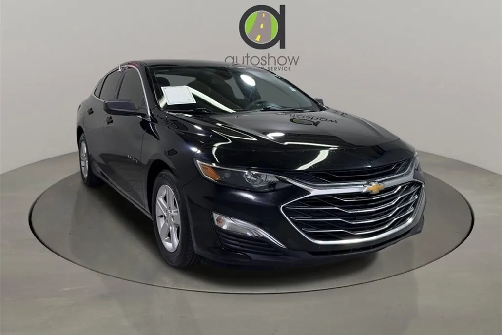 2020 Chevrolet Malibu LS photo 1
