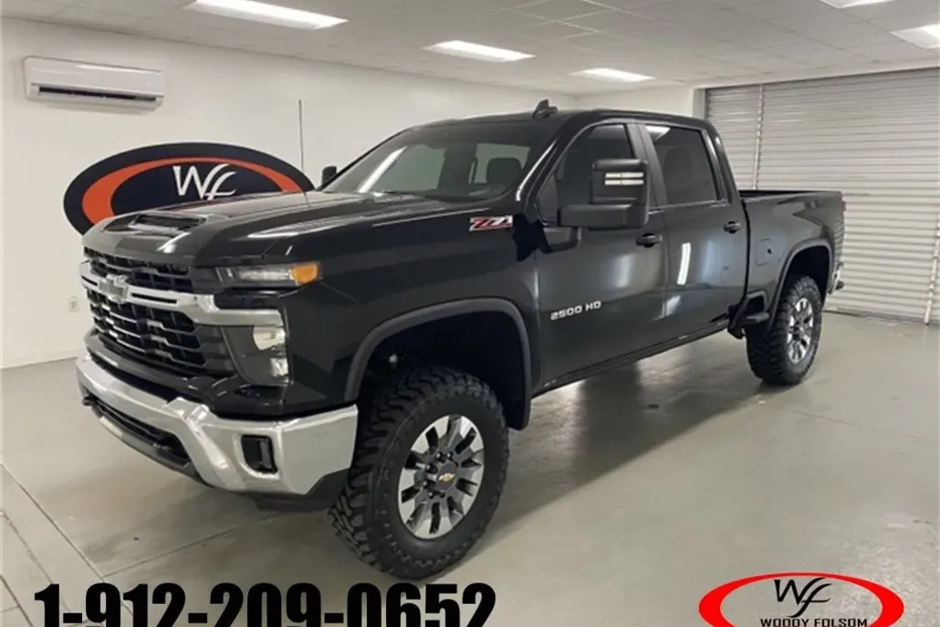 2024 Chevrolet Silverado 2500HD LT photo 1