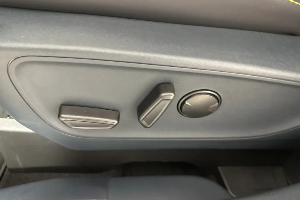2025 Ford Maverick photo 1
