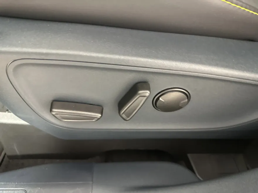 2025 Ford Maverick photo 1