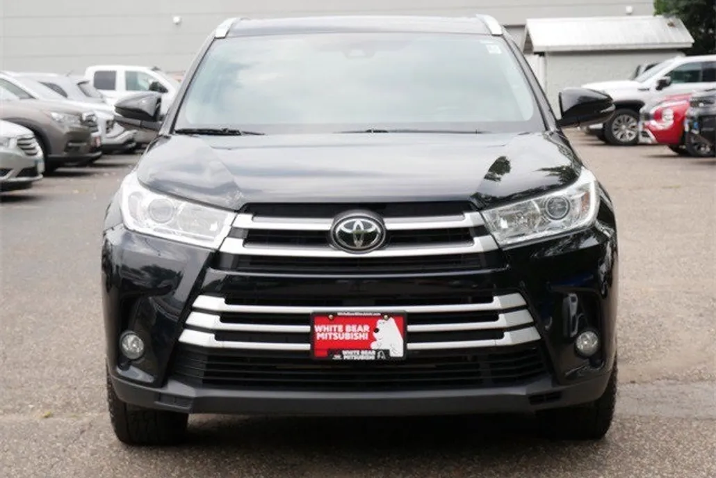 2019 Toyota Highlander XLE photo 1