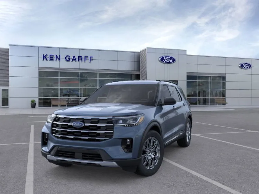 2025 Ford Explorer photo 1