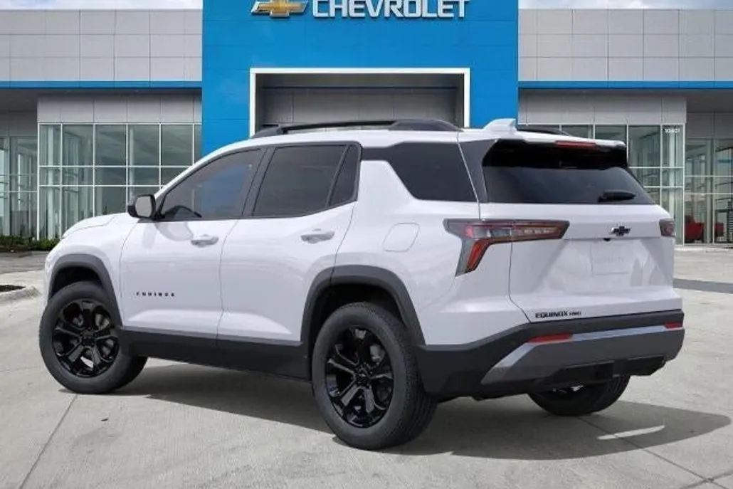 2026 Chevrolet Equinox LT photo 1