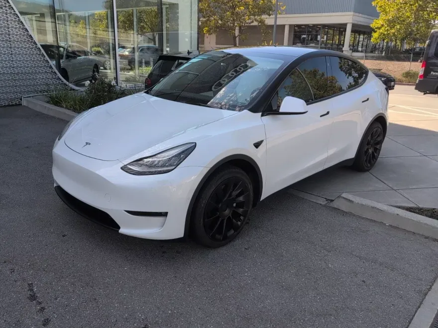 2021 Tesla Model Y Long Range photo 1