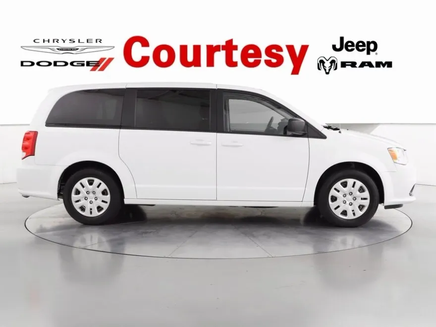 2018 Dodge Grand Caravan SE photo 1