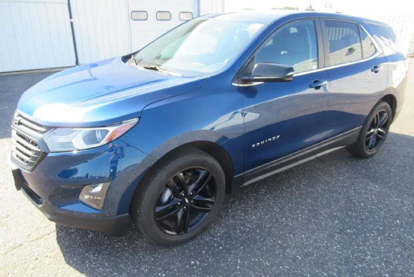 2021 Chevrolet Equinox LT photo 1