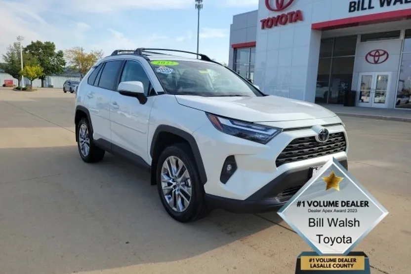 2022 Toyota RAV4 XLE Premium photo 1