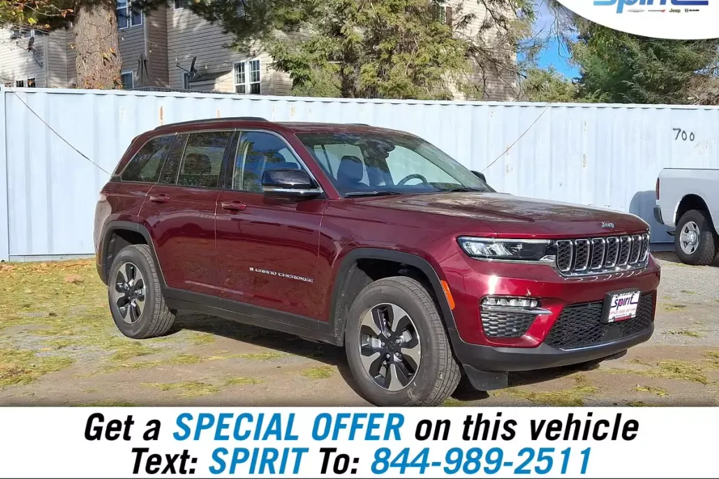 2023 Jeep Cherokee Base photo 1