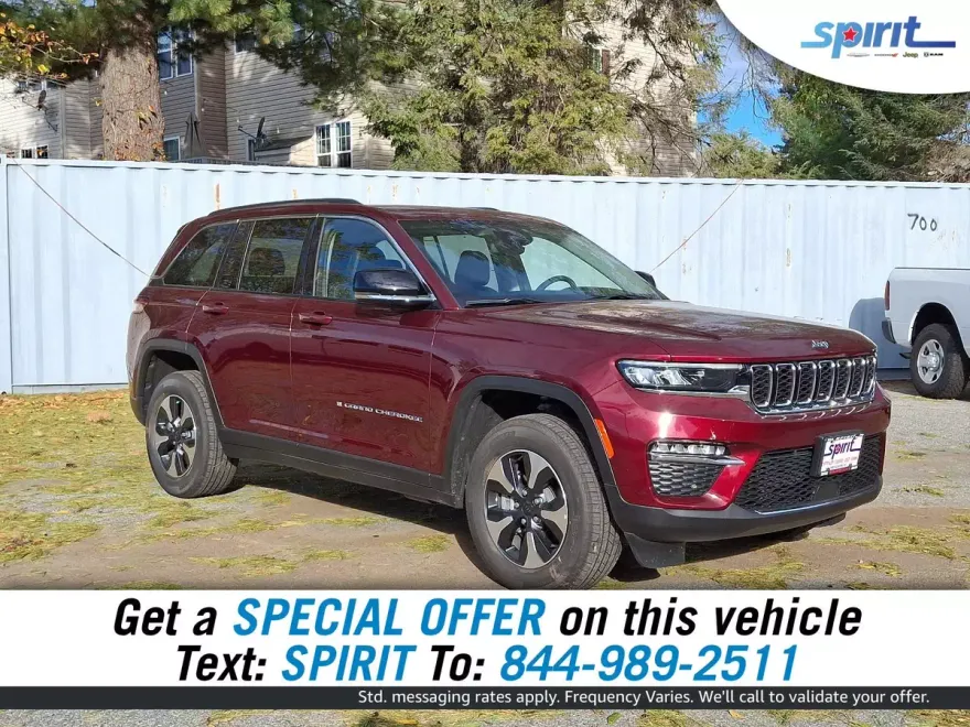 2023 Jeep Cherokee Base photo 1