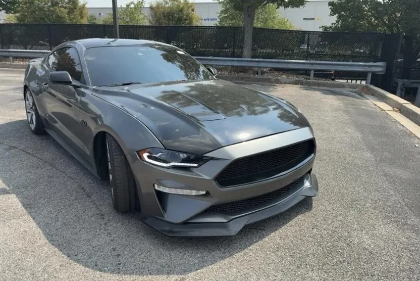 2022 Ford Mustang GT photo 1