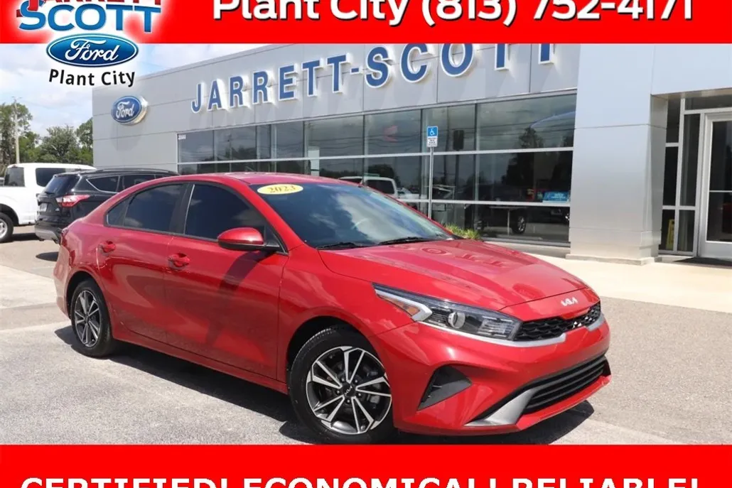 2023 Kia Forte LXS photo 1