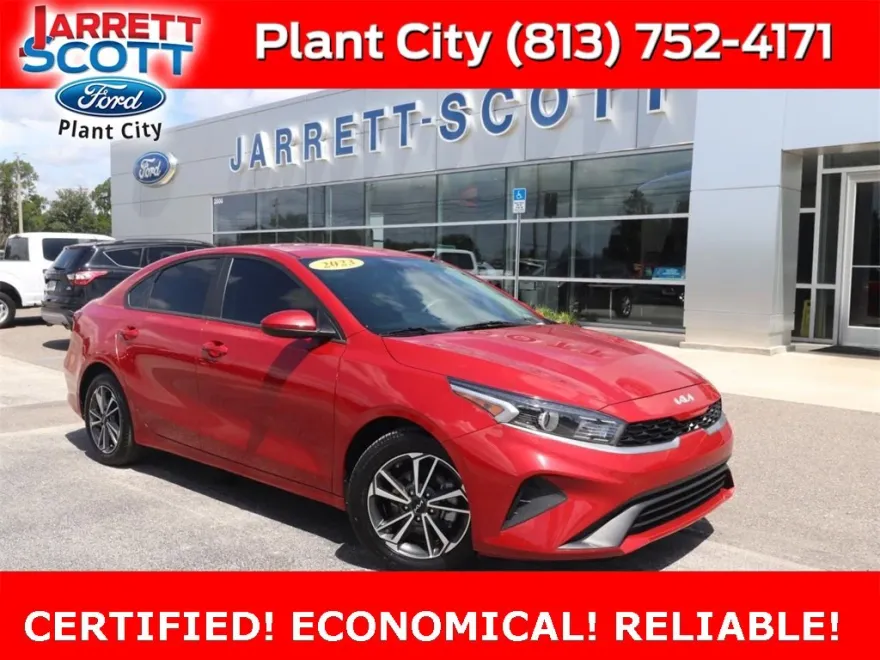 2023 Kia Forte LXS photo 1