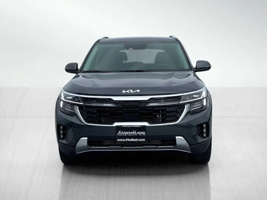 2025 Kia Seltos SX photo 3