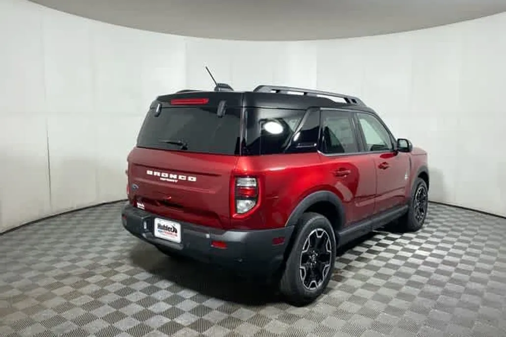 2025 Ford Bronco Sport Outer Banks photo 1