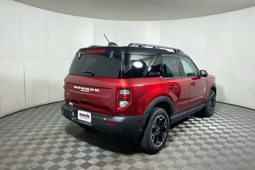 2025 Ford Bronco Sport Outer Banks photo 1