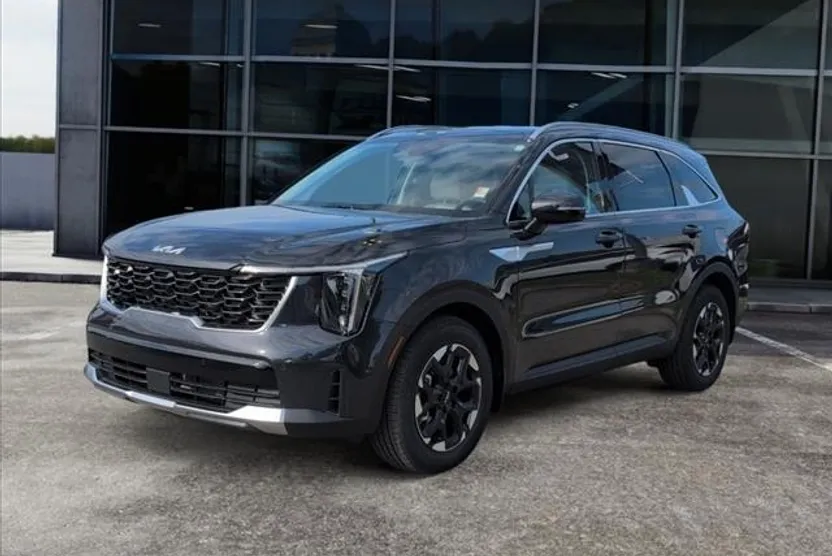 2025 Kia Sorento S photo 1