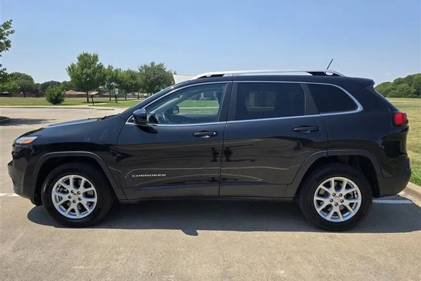 2015 Jeep Cherokee Latitude photo 1