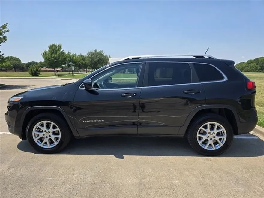 2015 Jeep Cherokee Latitude photo 1