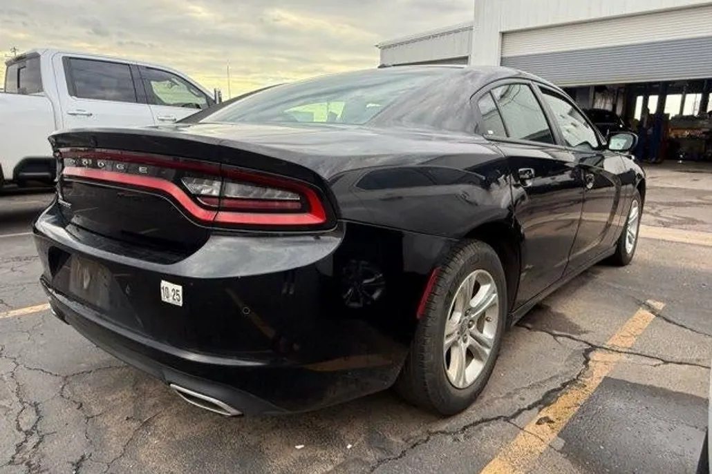2022 Dodge Charger SXT photo 1